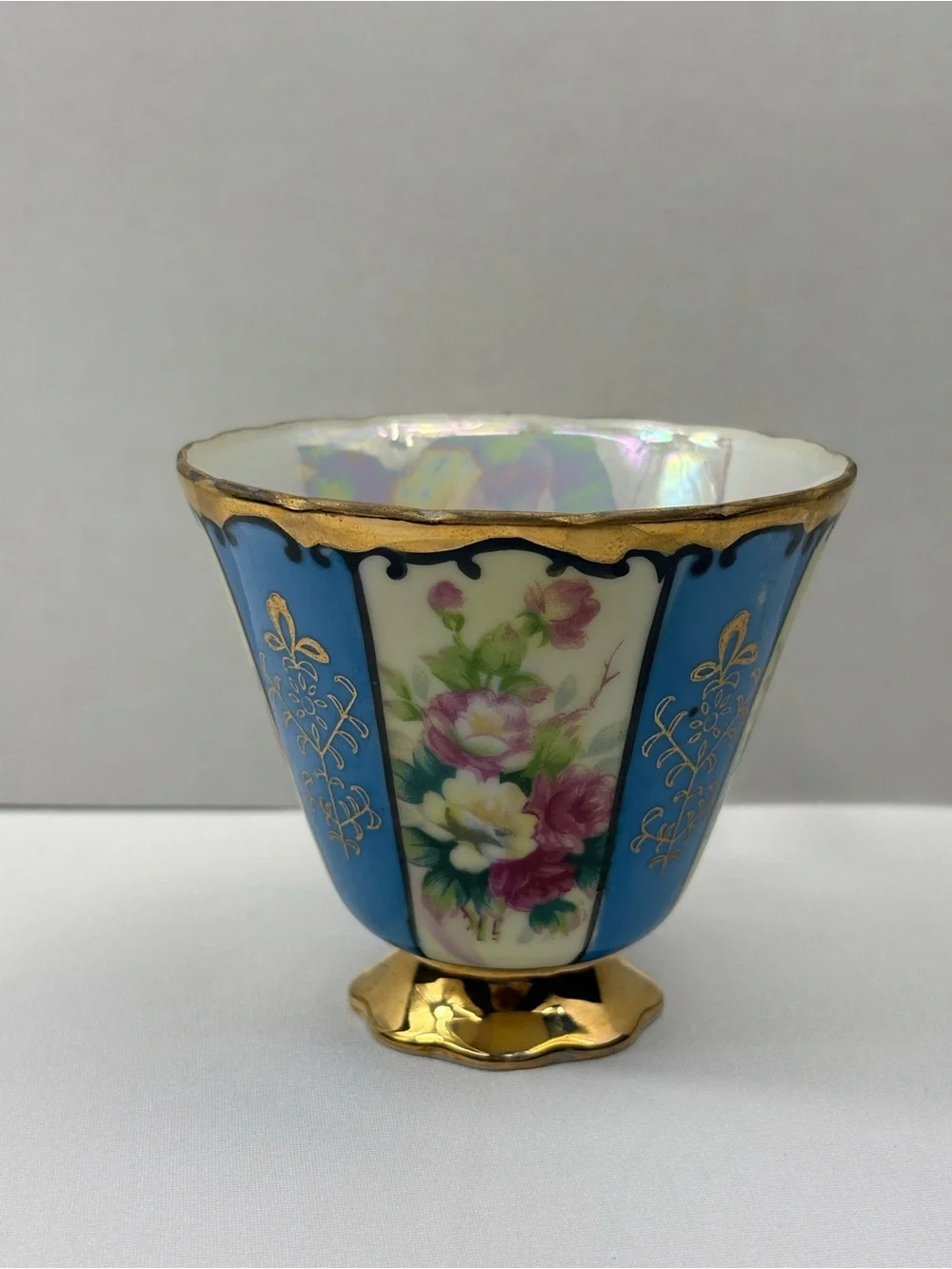 Royal Sealy features floral